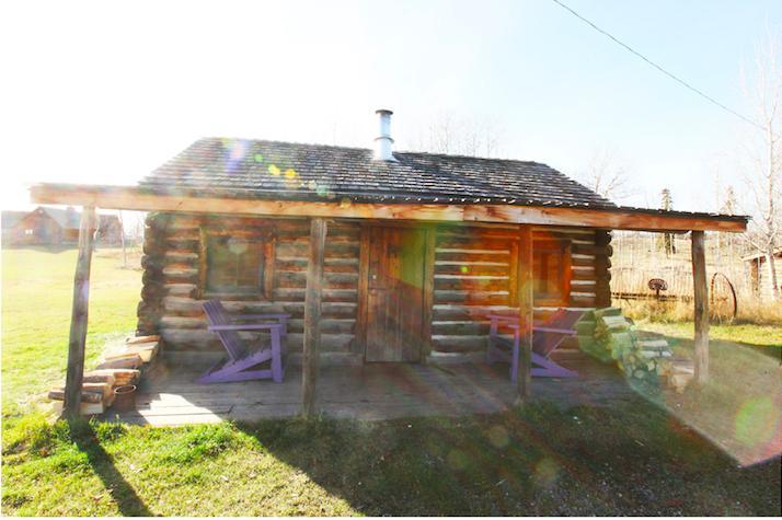 Flying U Ranch Hotel Seventy Mile House ภายนอก รูปภาพ