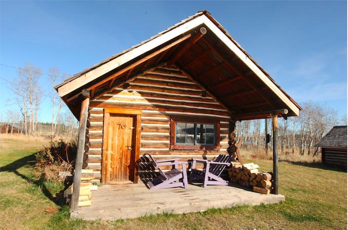 Flying U Ranch Hotel Seventy Mile House ภายนอก รูปภาพ