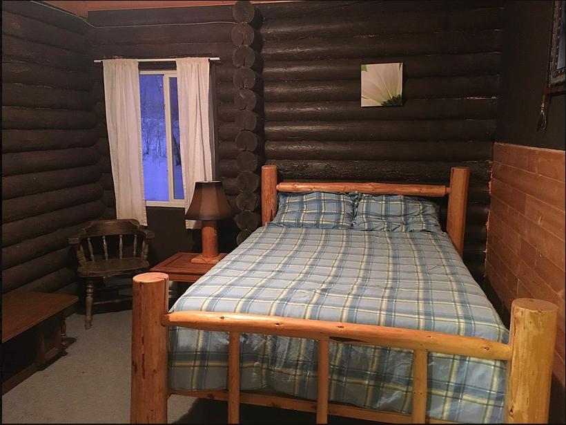 Flying U Ranch Hotel Seventy Mile House ภายนอก รูปภาพ
